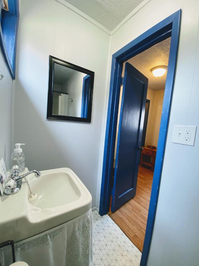 Flathead Lake Resort Woods Bay Esterno foto