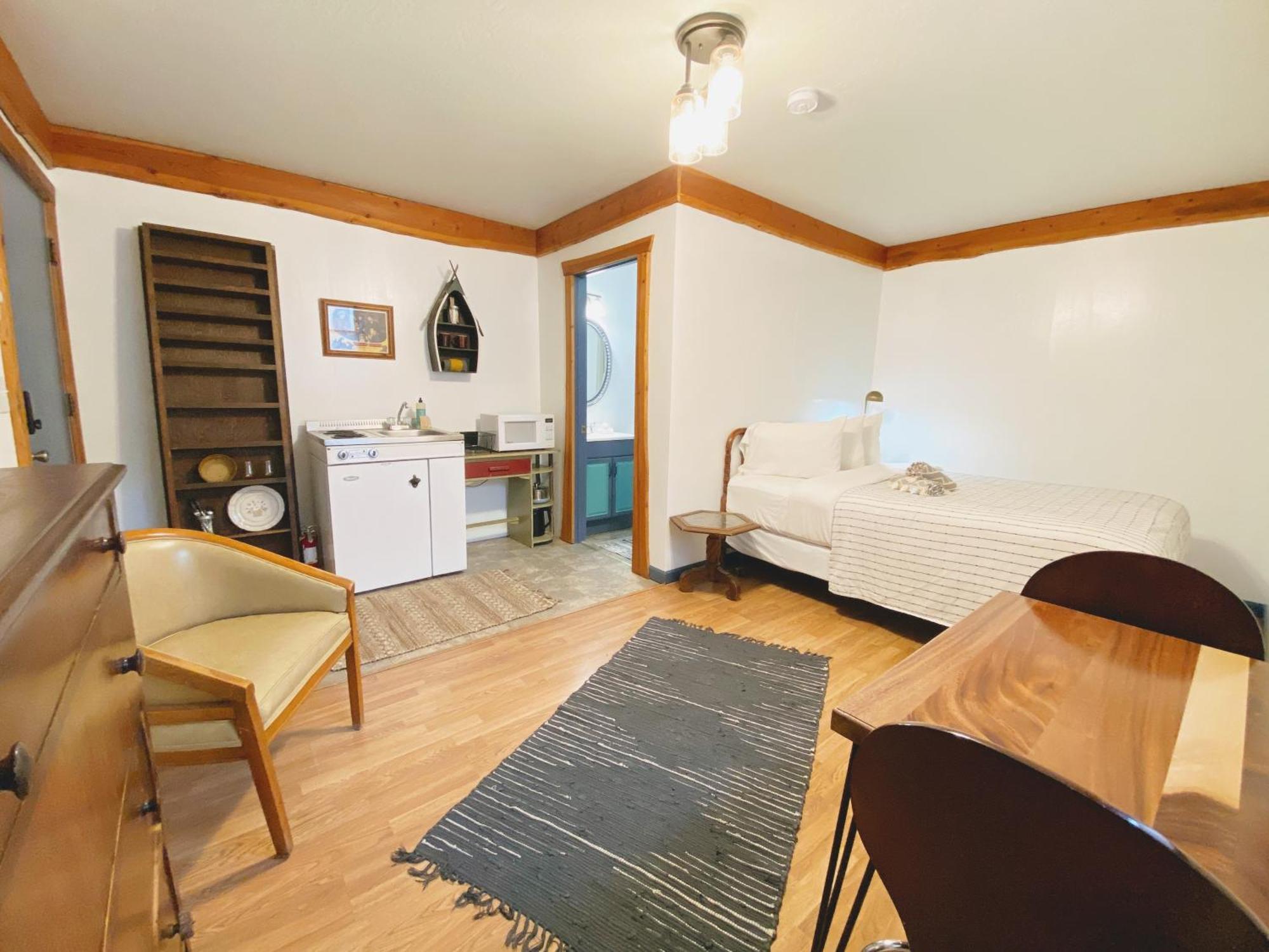 Flathead Lake Resort Woods Bay Esterno foto
