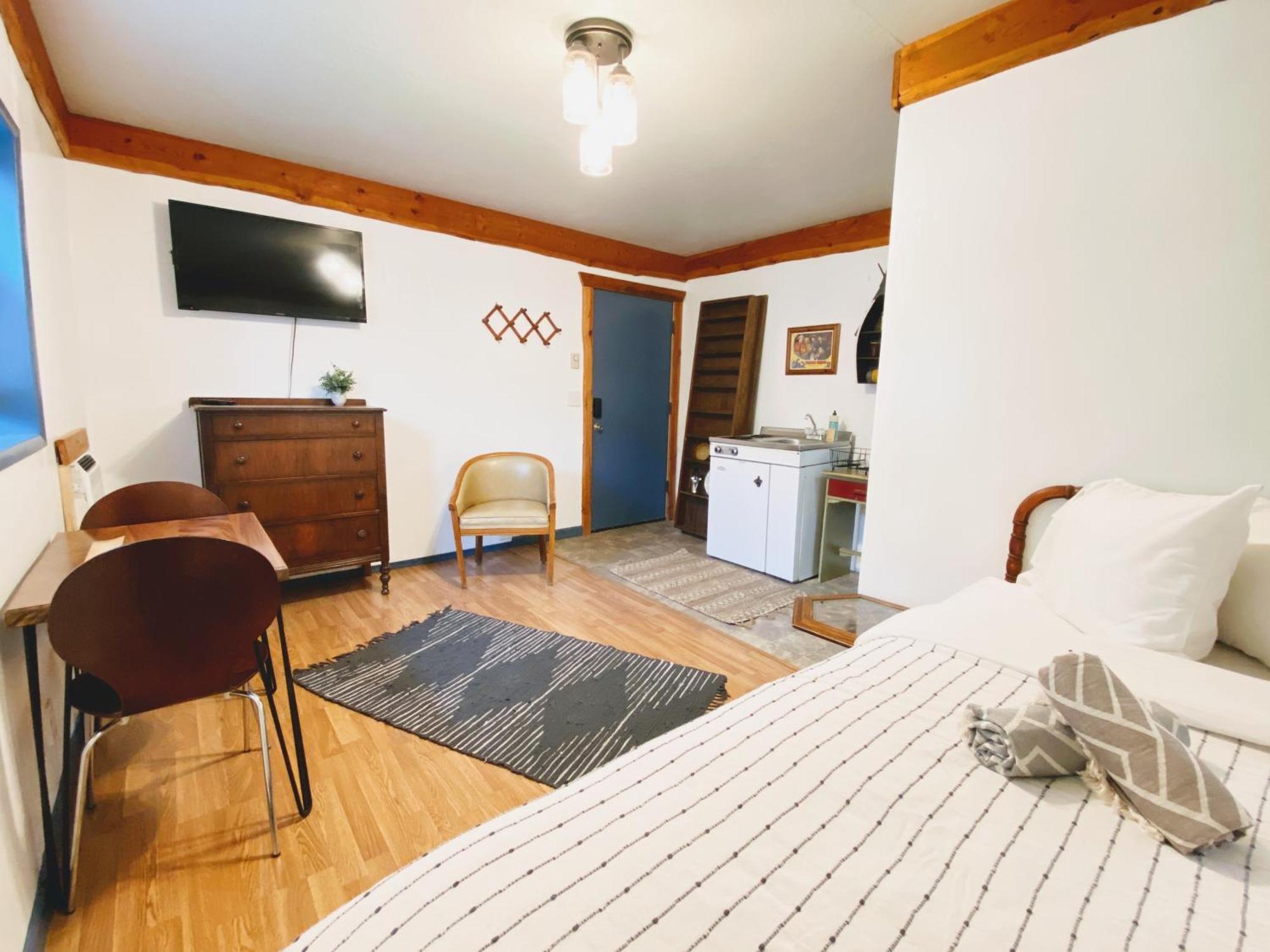 Flathead Lake Resort Woods Bay Esterno foto